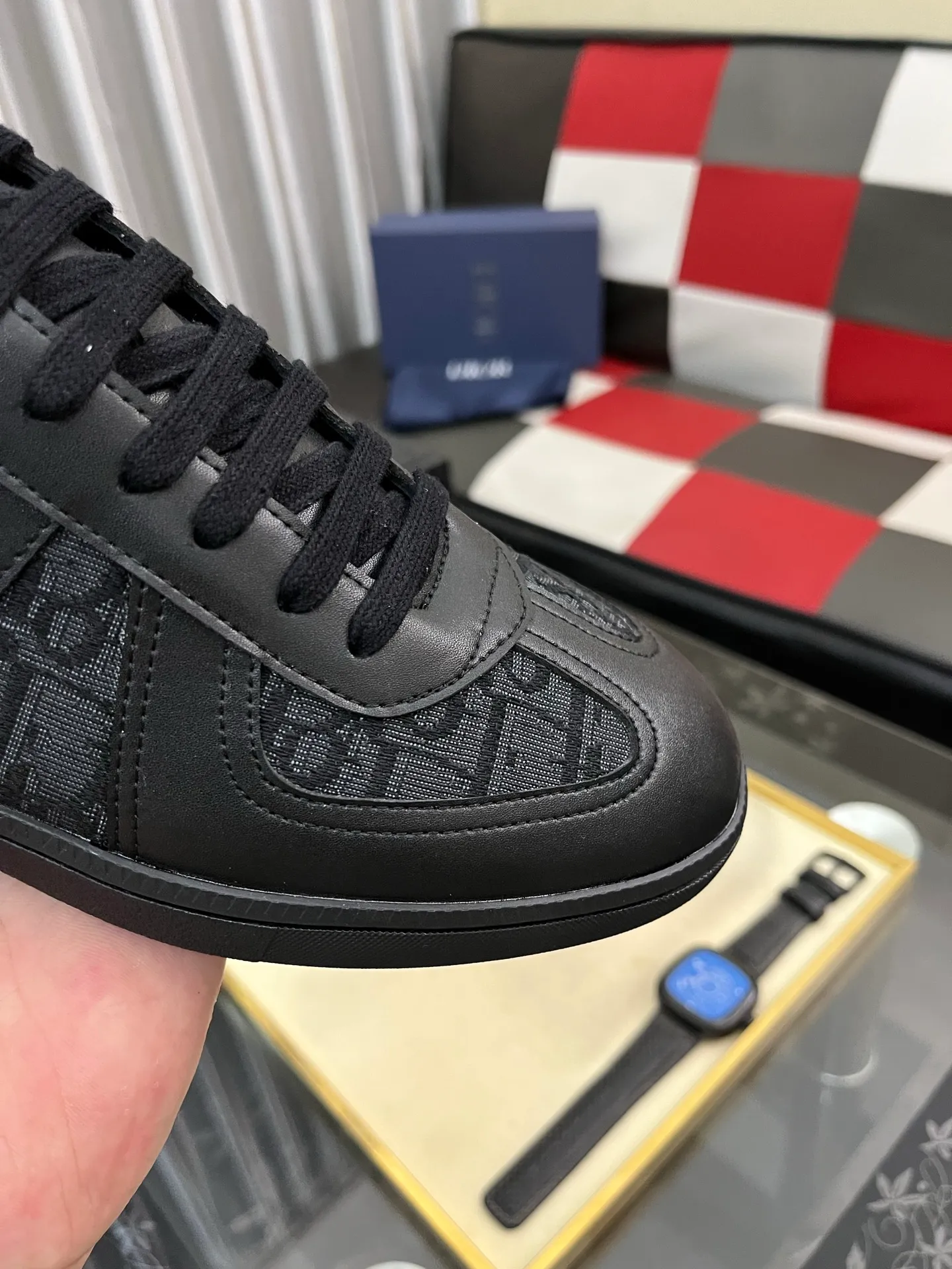 Men's shoes 💰380⌚️⌚️ 【Dior*DIAO】original quality.~ Unique modern style sneakers. 🏃A must-have casual shoe for trendy men😍😍 Original brand imported from Italy, imported original leather, sheep lining (refuses to discolor and grind feet) Sole: Original sole provided by the original factory, French lazy style design ⚠️Fit to the feet, original quality, super comfortable original sole. Code number: 38-445️⃣Colors available
